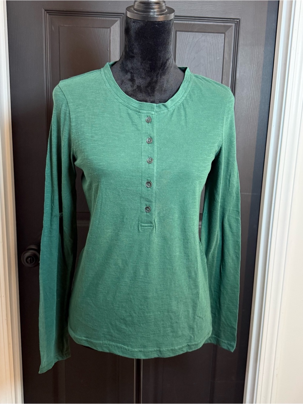 Pact Women's Long Sleeve Henley in Forest Green